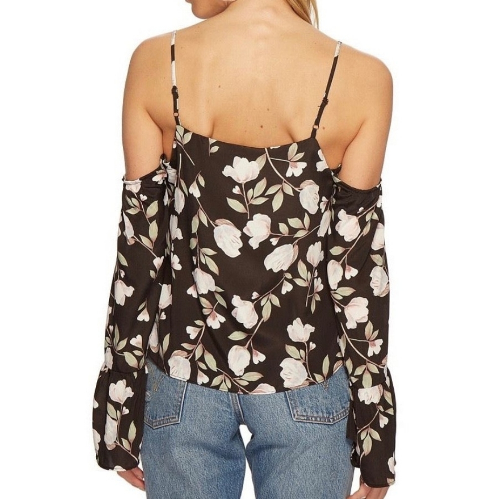 J.O.A. Floral Cold Shoulder Flutter Button Front Blouse XS Revolve - Picture 9 of 11